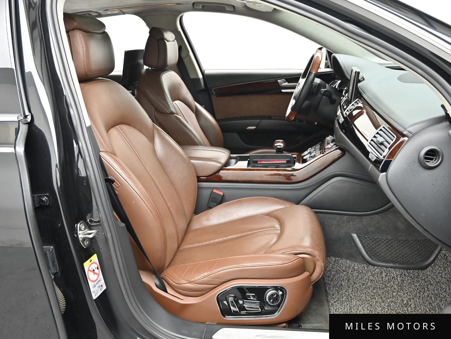 Audi A8 2011 — миниатюра 10
