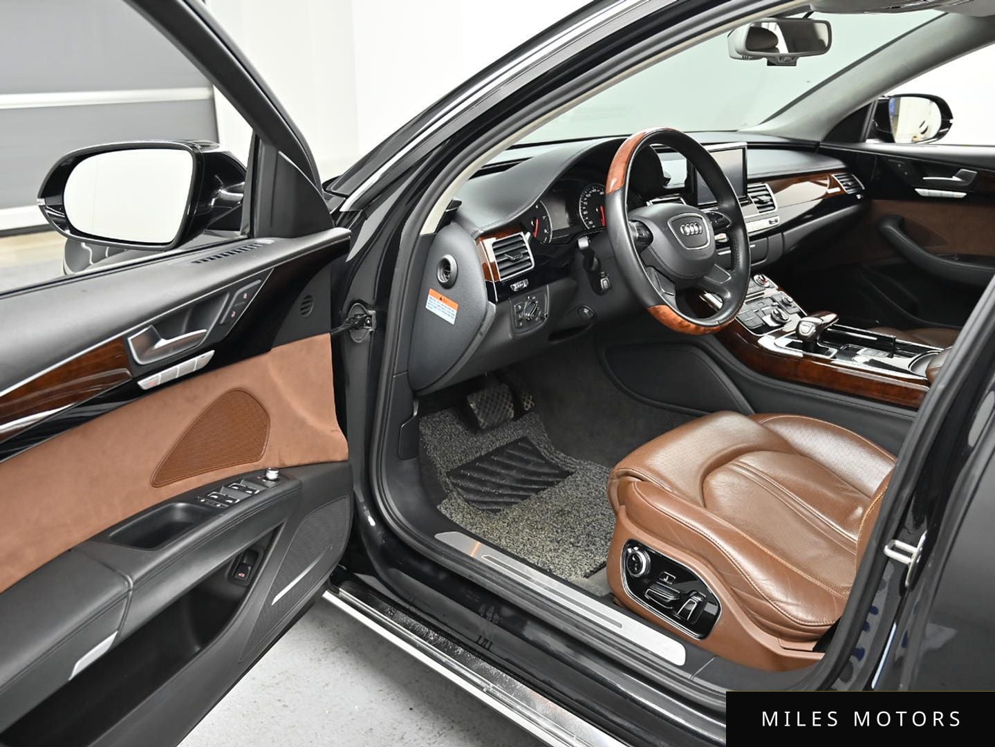 Audi A8 2011 — миниатюра 11