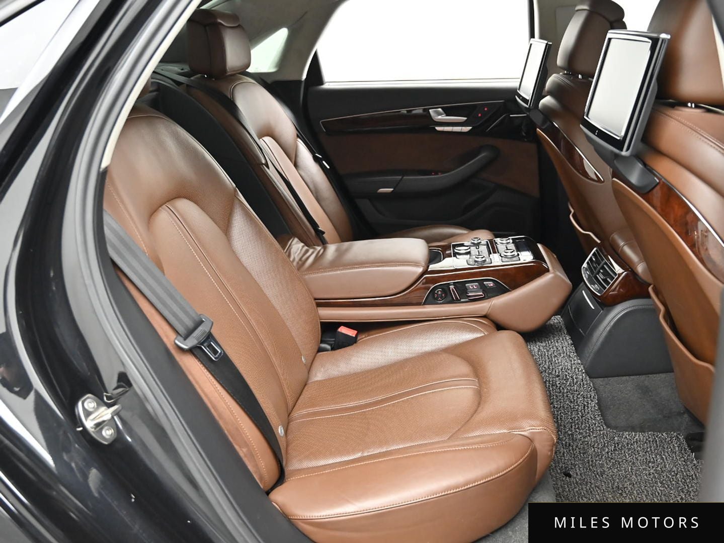 Audi A8 2011 — миниатюра 12