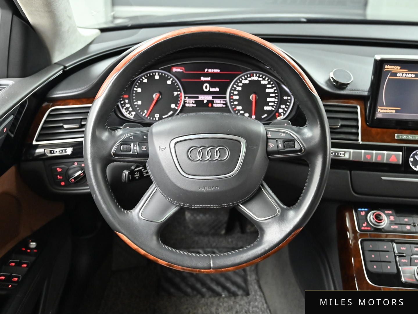 Audi A8 2011 — миниатюра 13