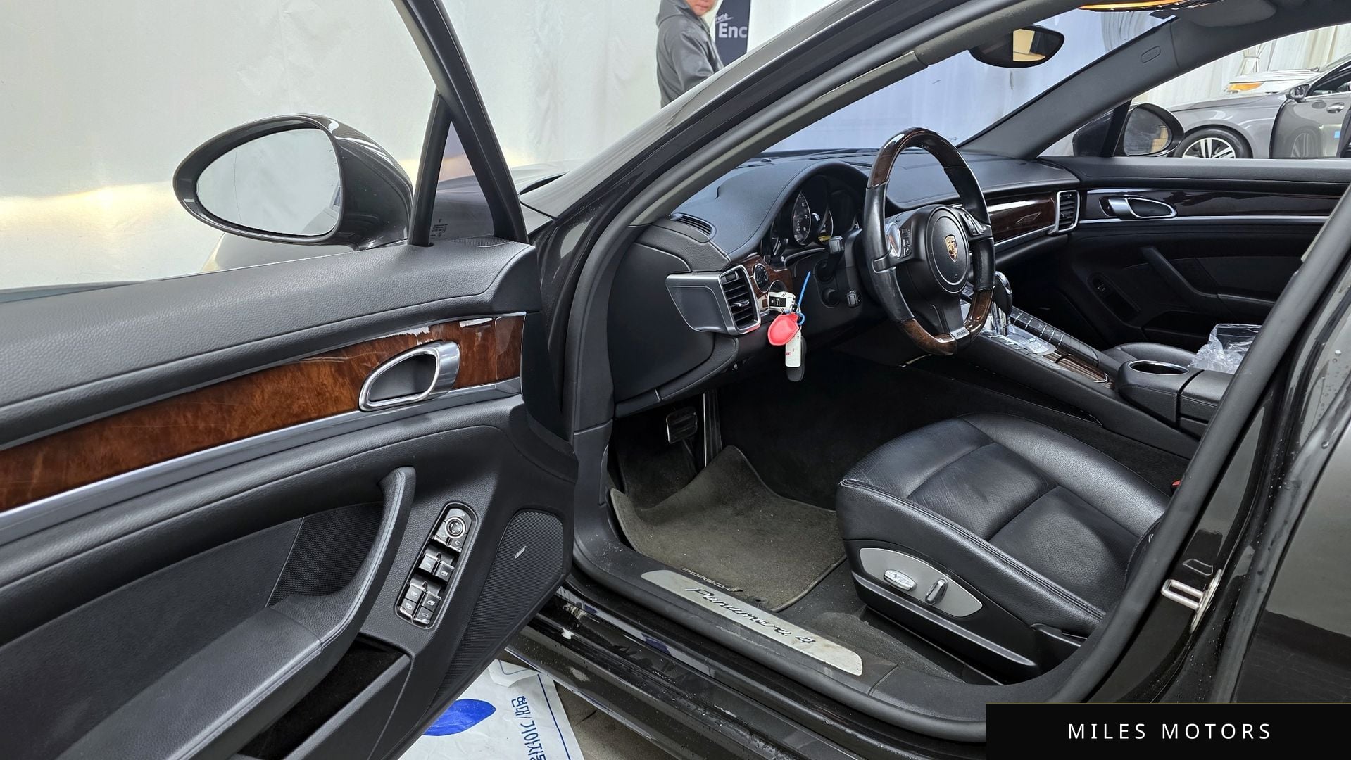 Porsche Panamera 2011 — миниатюра 10