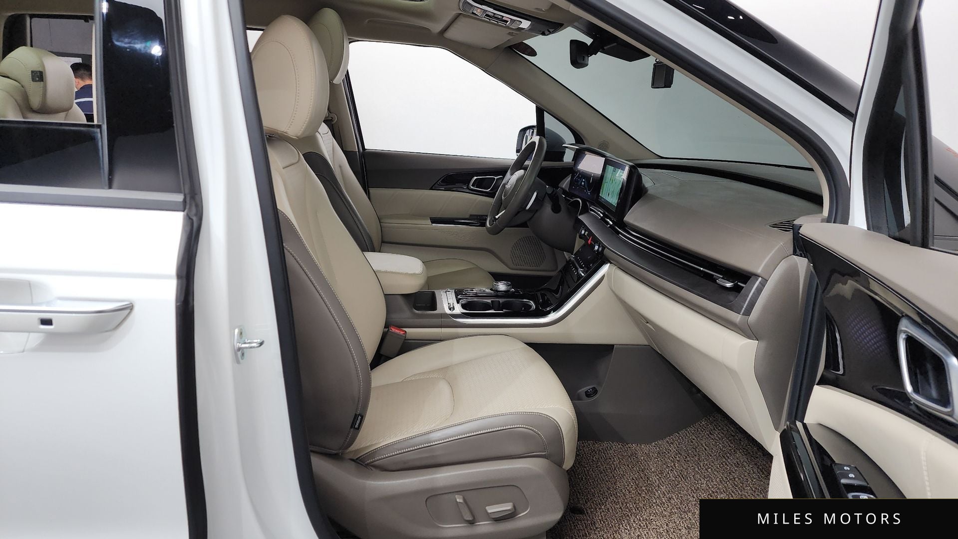 Kia Carnival 2023 — миниатюра 10