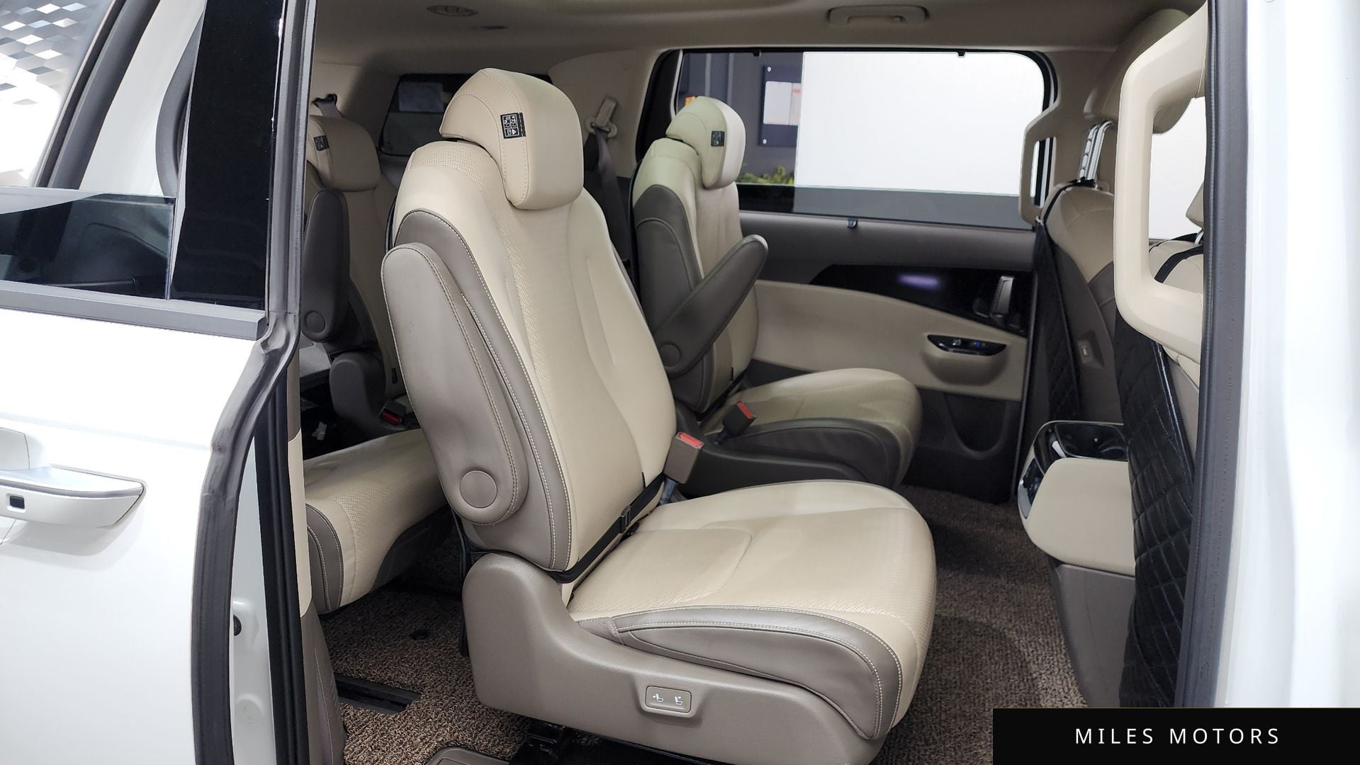 Kia Carnival 2023 — миниатюра 11