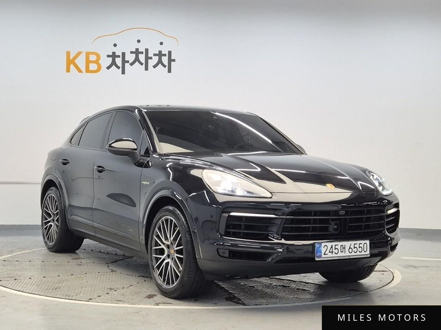 Porsche Cayenne 2022 — миниатюра 3