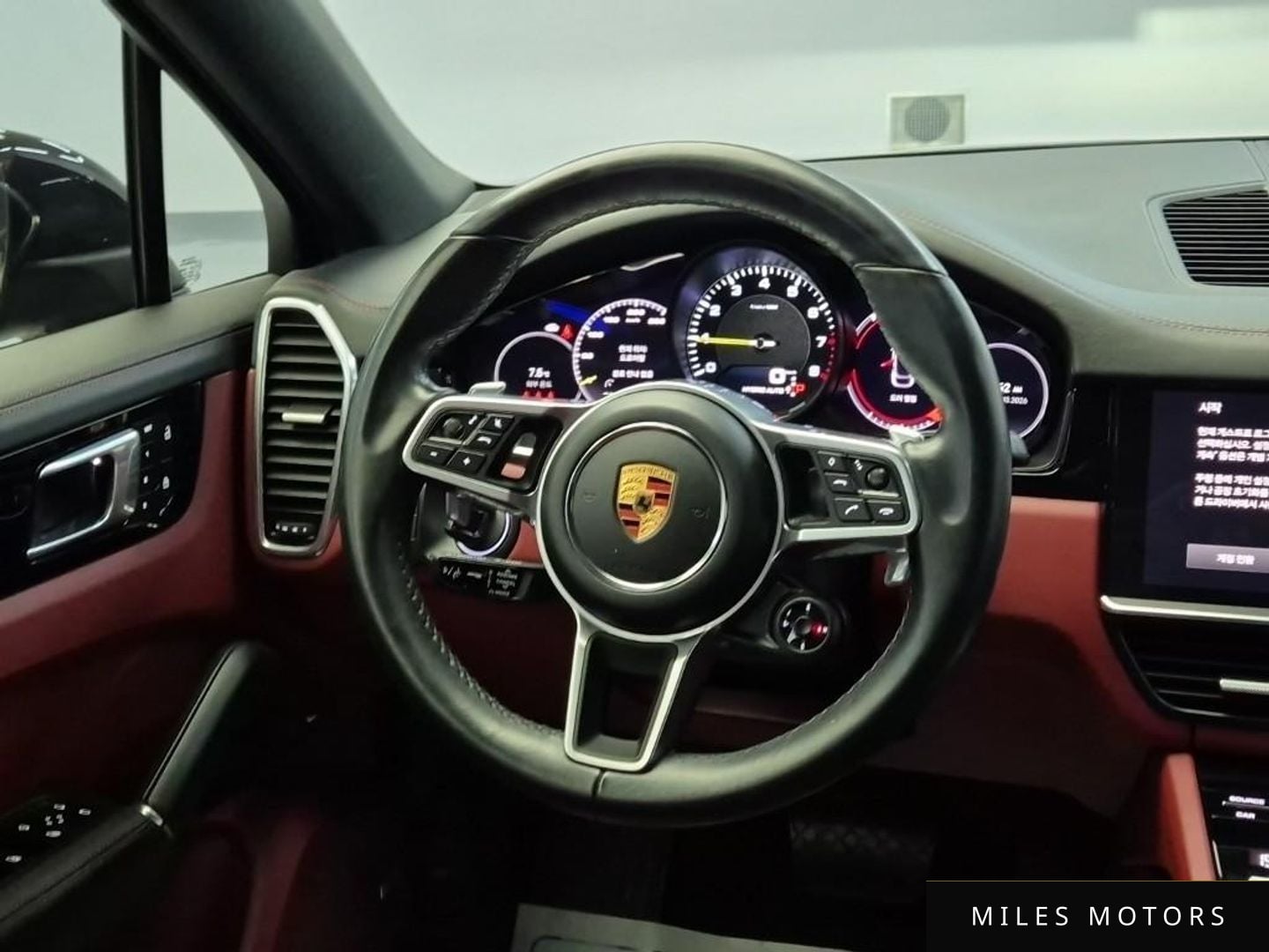Porsche Cayenne 2022 — миниатюра 18