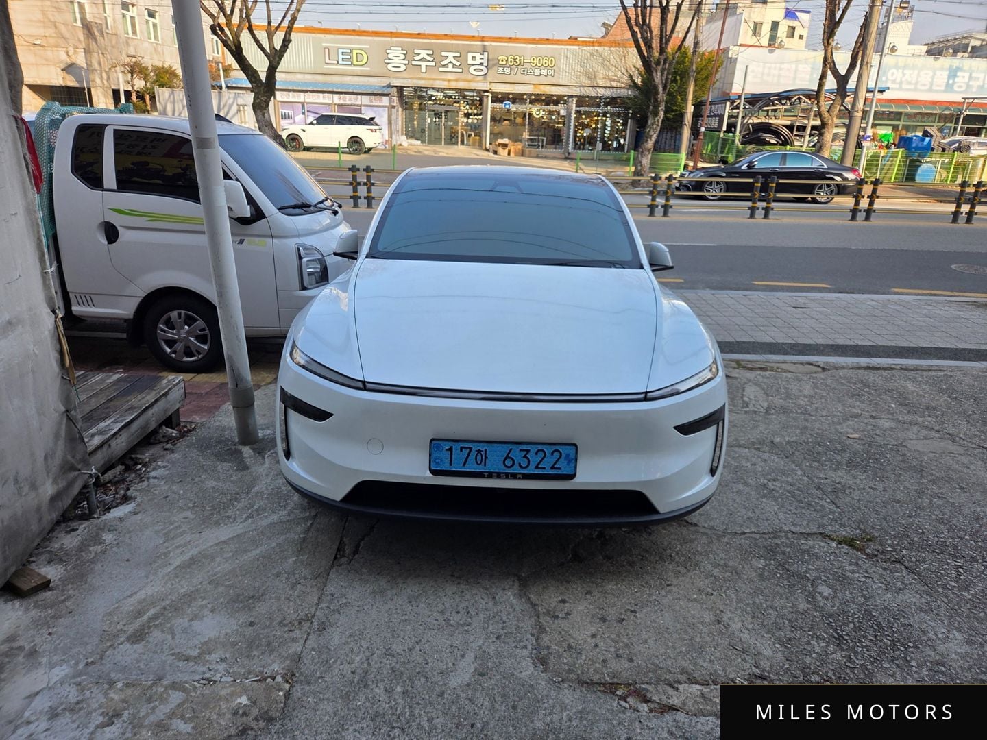 Tesla Model Y 2025 — миниатюра 3