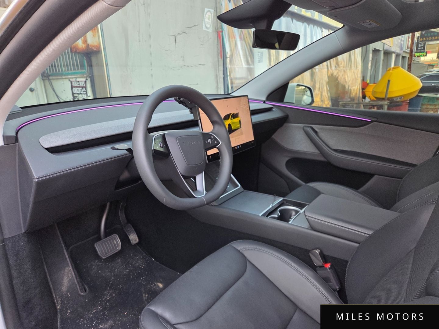 Tesla Model Y 2025 — миниатюра 7