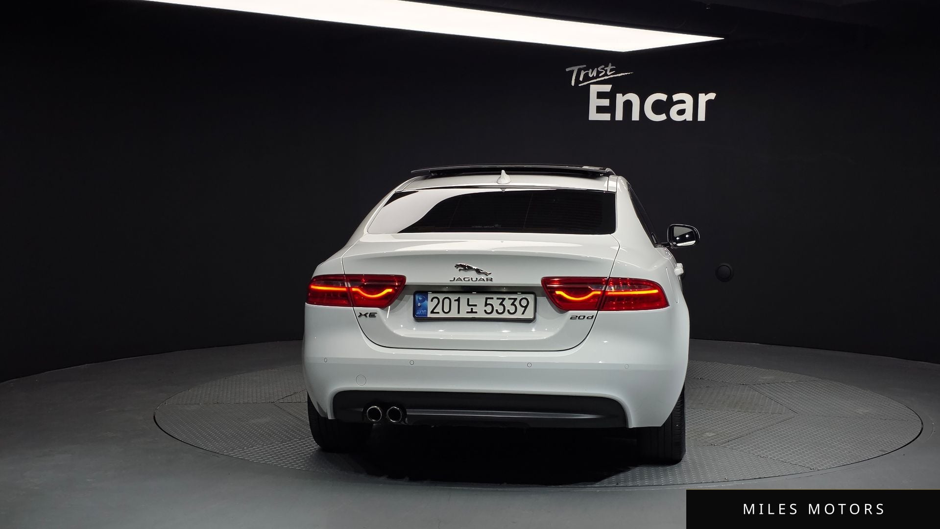 Jaguar XE 2016 — миниатюра 4