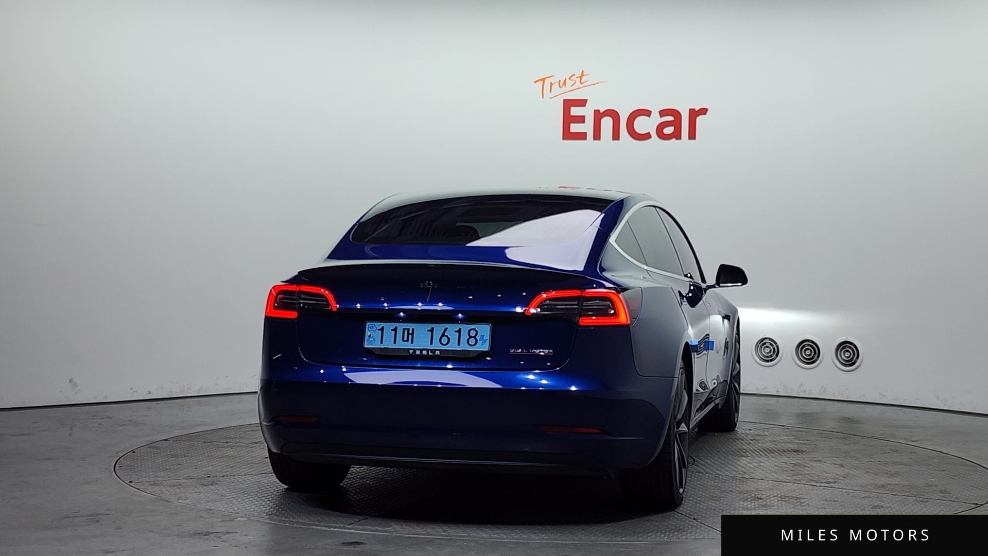 Tesla Model 3 2020 — миниатюра 4