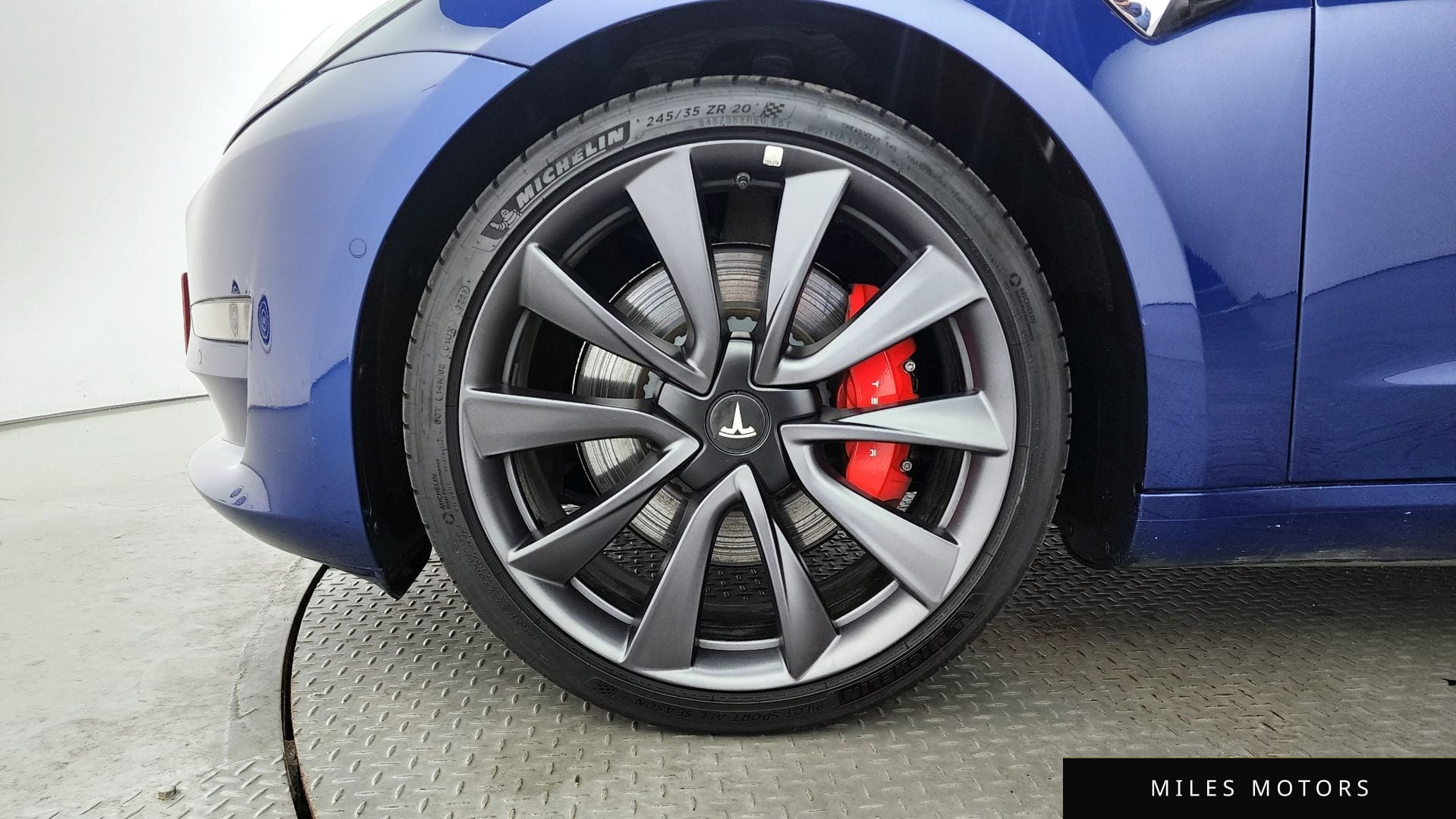 Tesla Model 3 2020 — миниатюра 5
