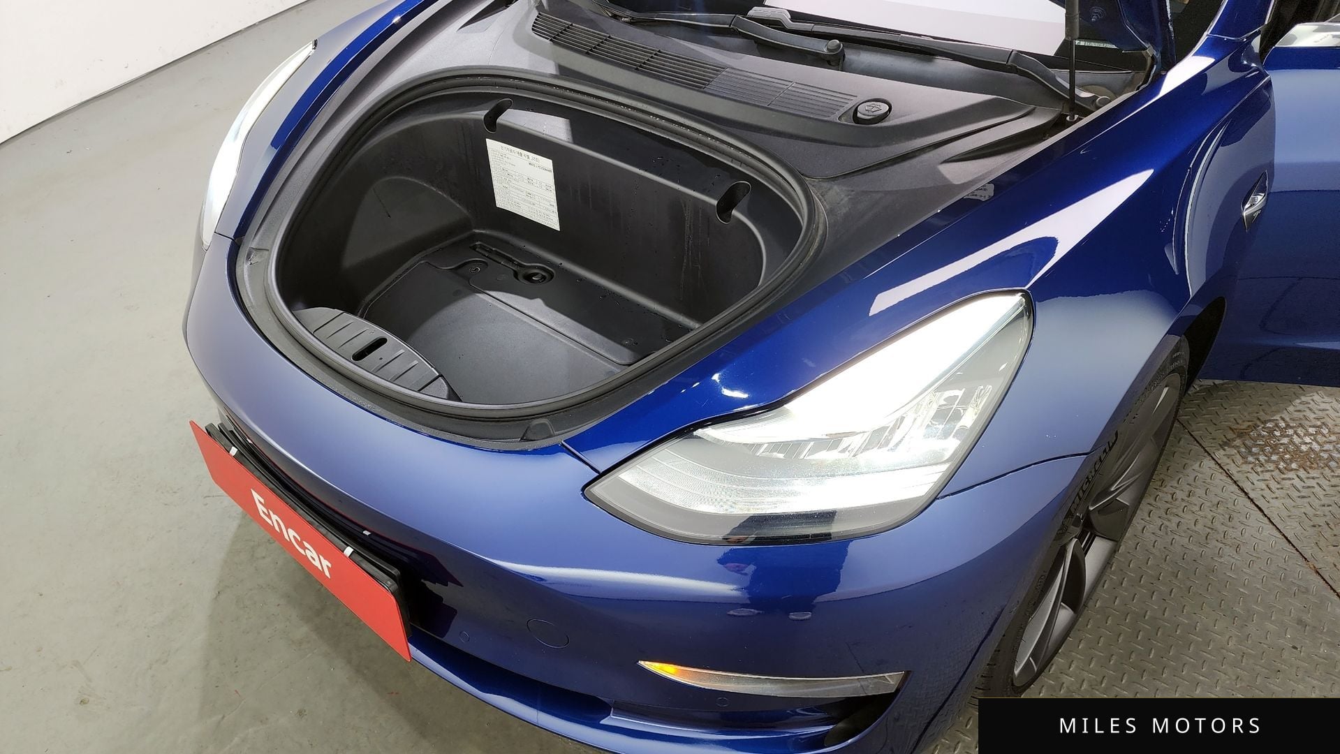 Tesla Model 3 2020 — миниатюра 6