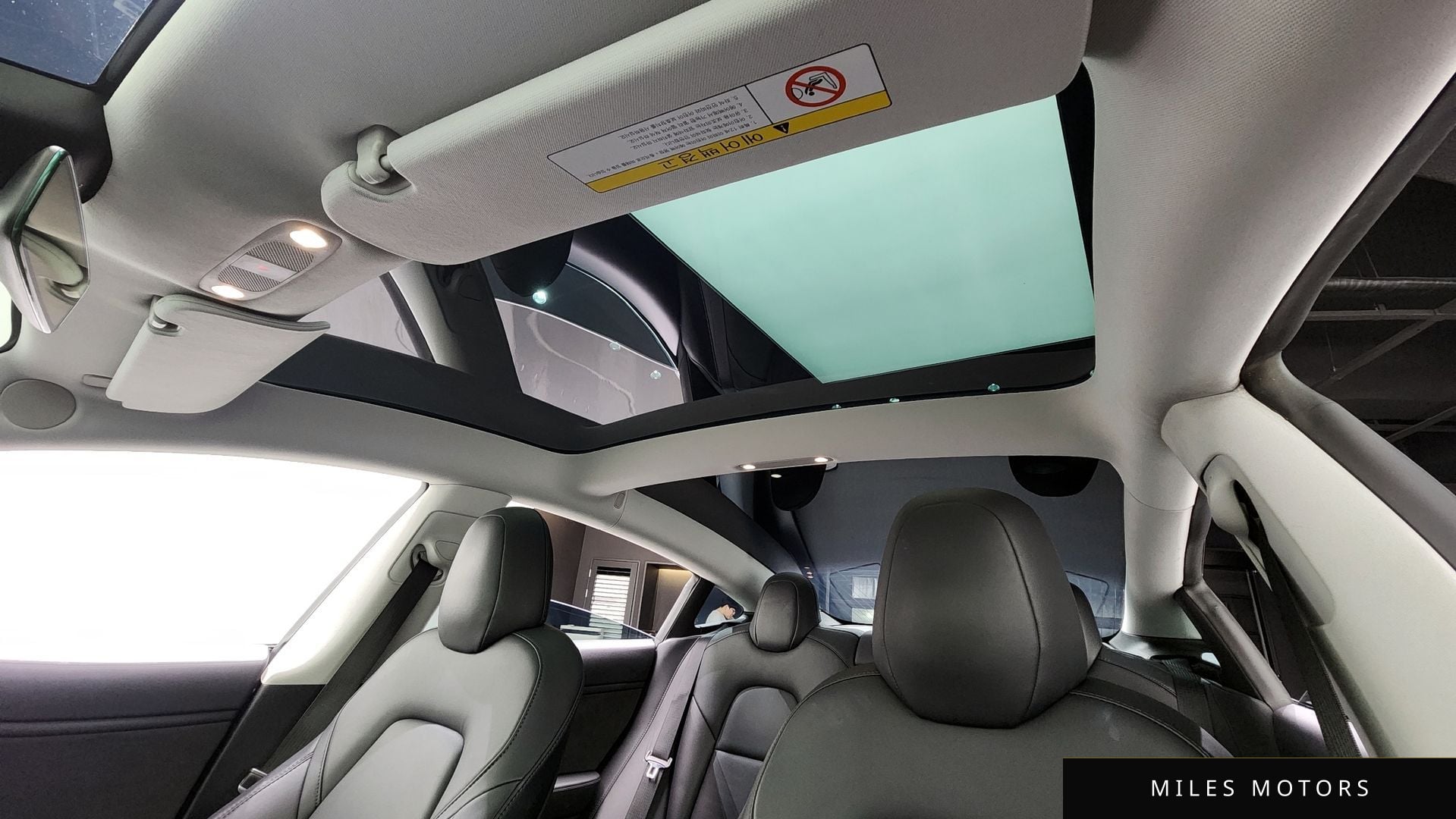 Tesla Model 3 2020 — миниатюра 20