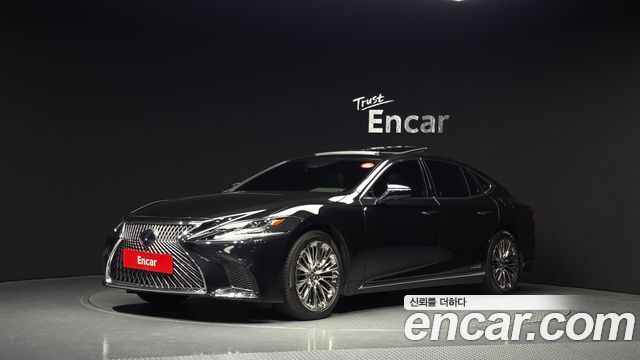 Лексус LS500h 2020 — миниатюра 3