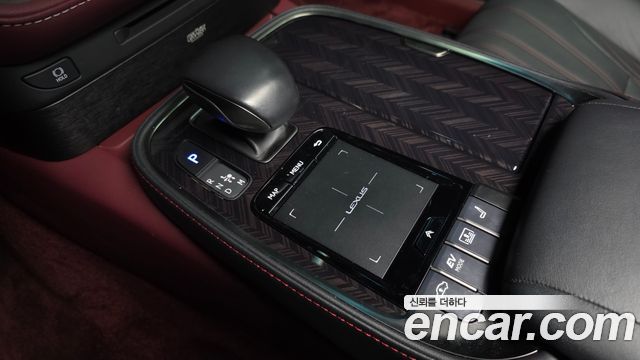 Лексус LS500h 2020 — миниатюра 9