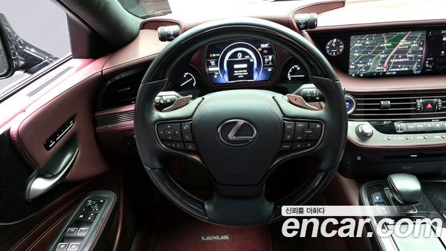 Лексус LS500h 2020 — миниатюра 17