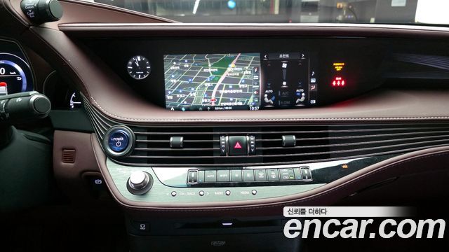 Лексус LS500h 2020 — миниатюра 18