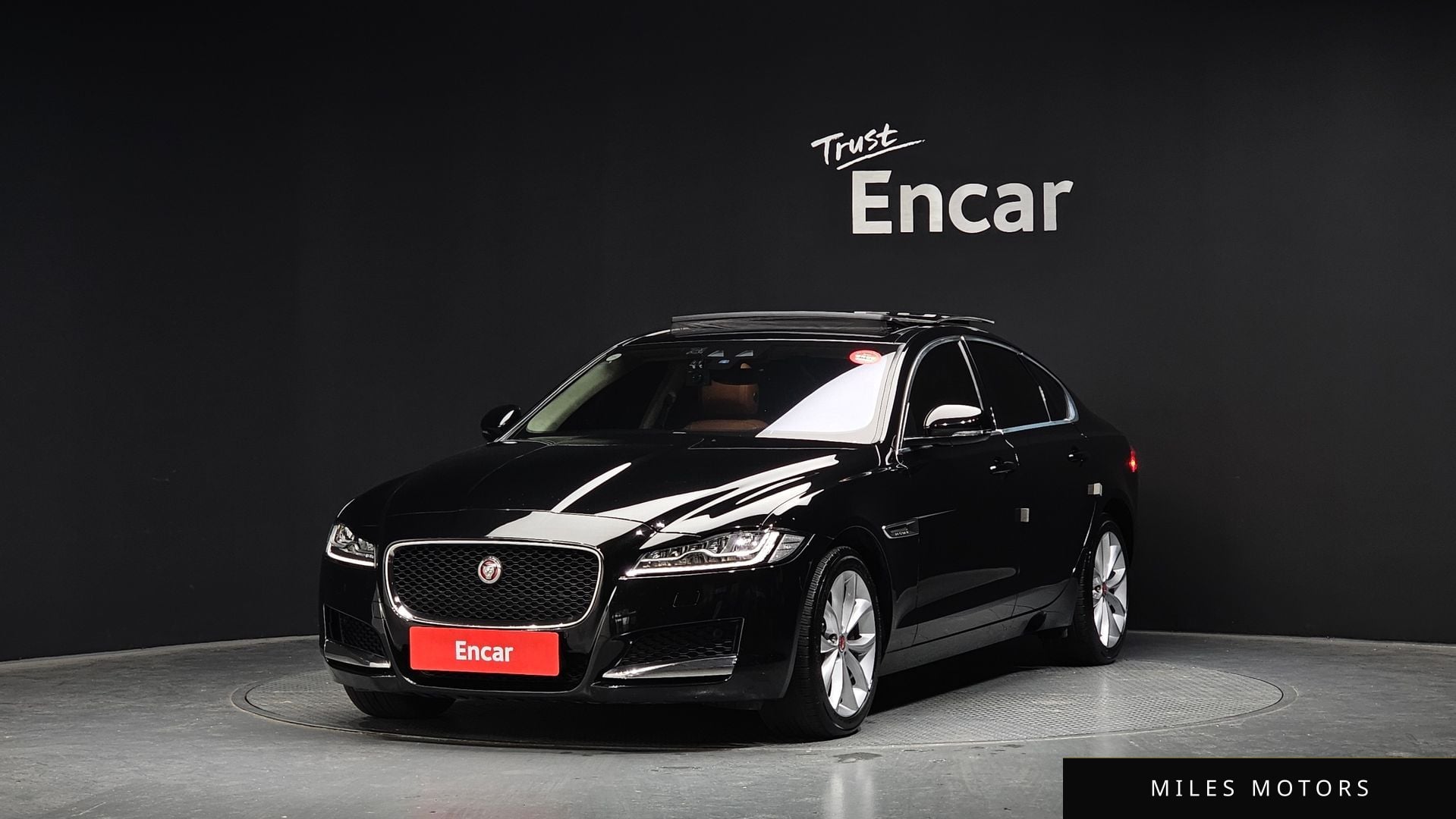 Jaguar XF (X260) 2019 — фото 1 из 12