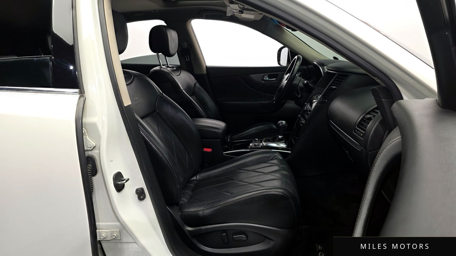 Infiniti QX70 2014 — миниатюра 11