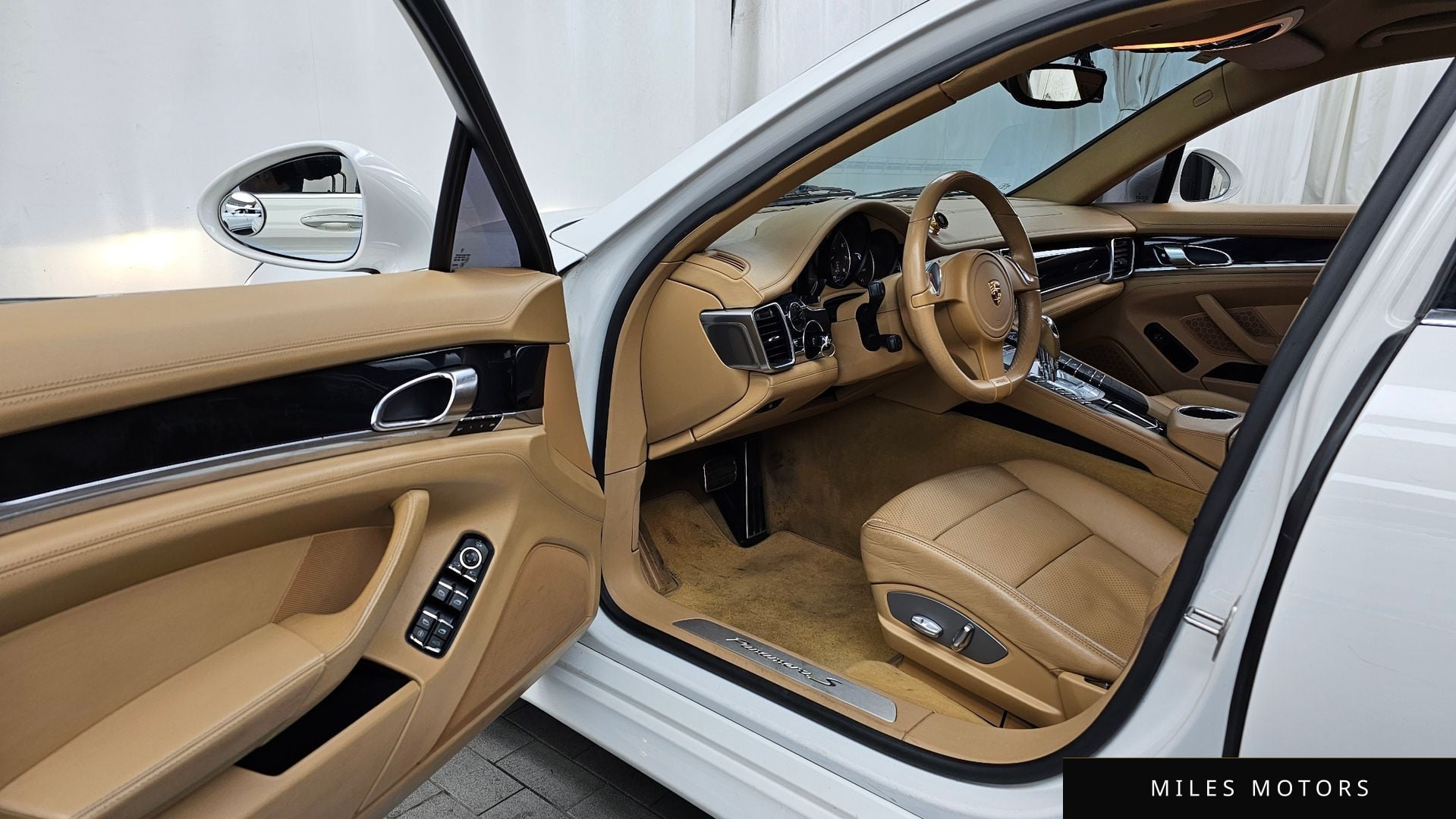 Porsche Panamera 2010 — миниатюра 10