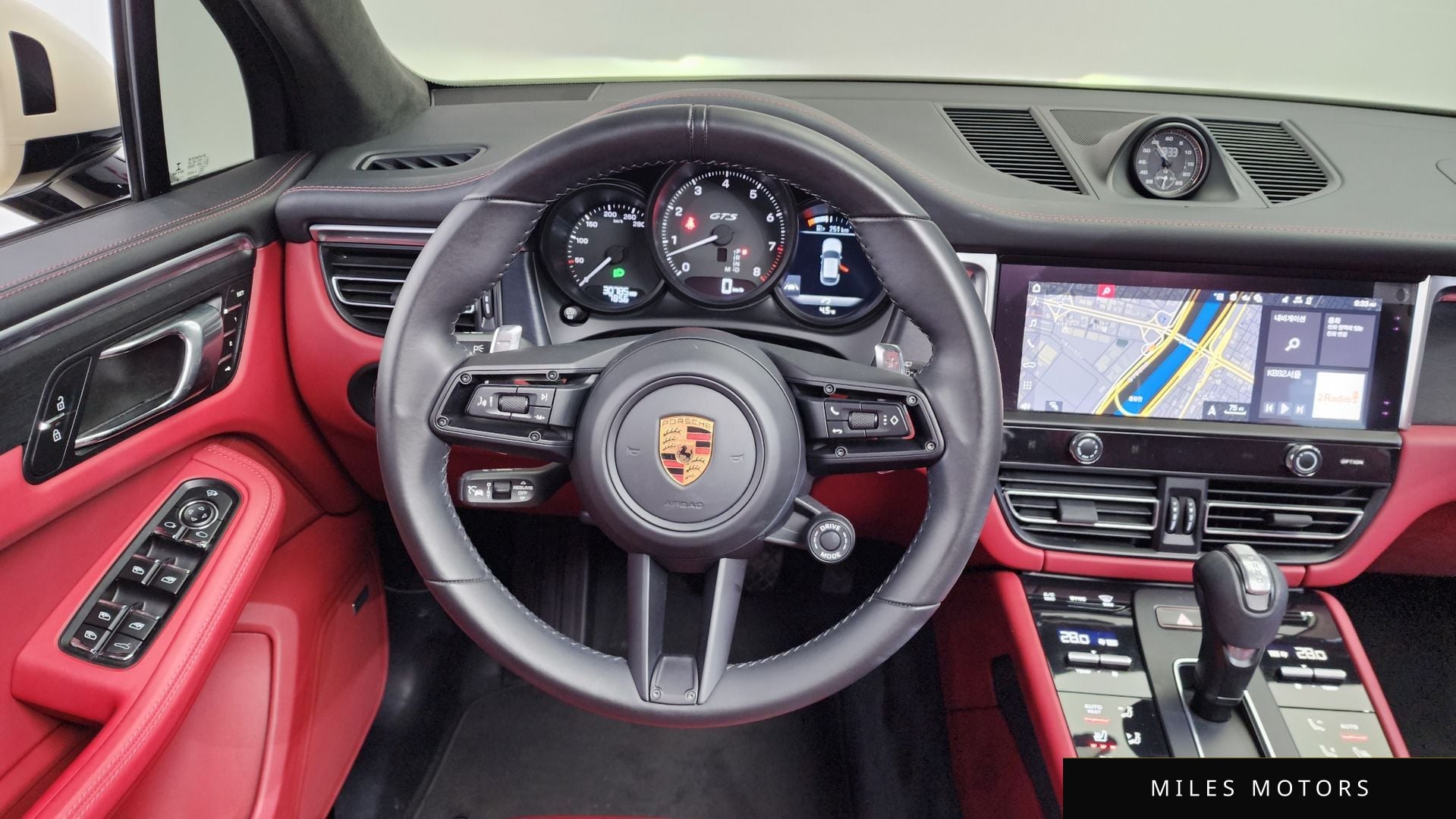 Porsche 마칸 2022 — миниатюра 13