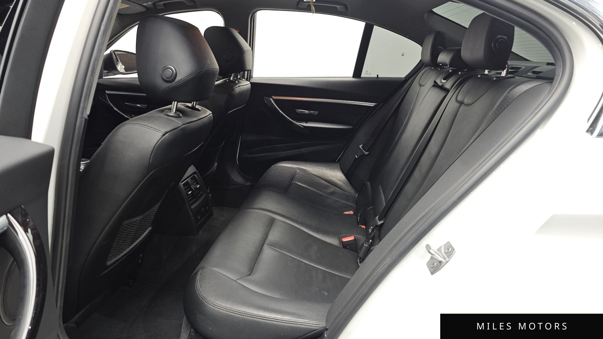 BMW 3 Series (F30) 2018 — миниатюра 12