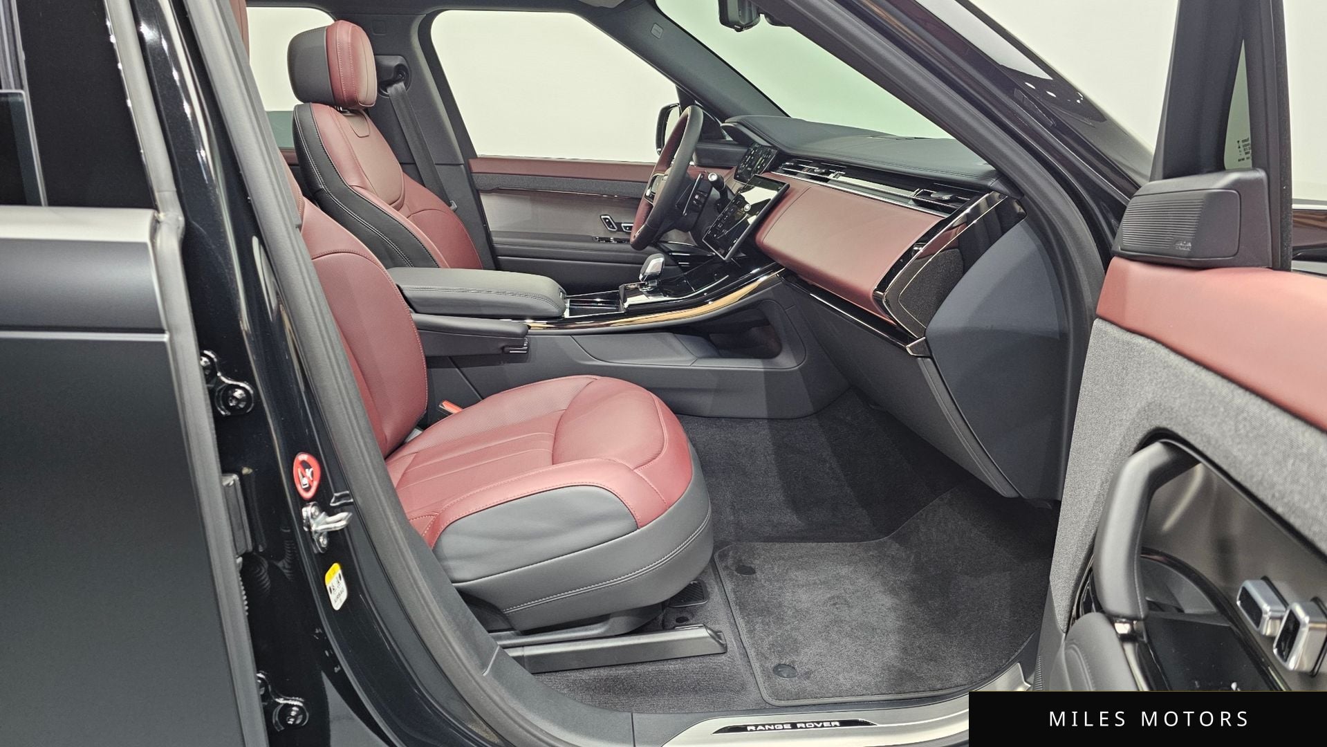 Land Rover Range Rover Sport 2025 — миниатюра 3
