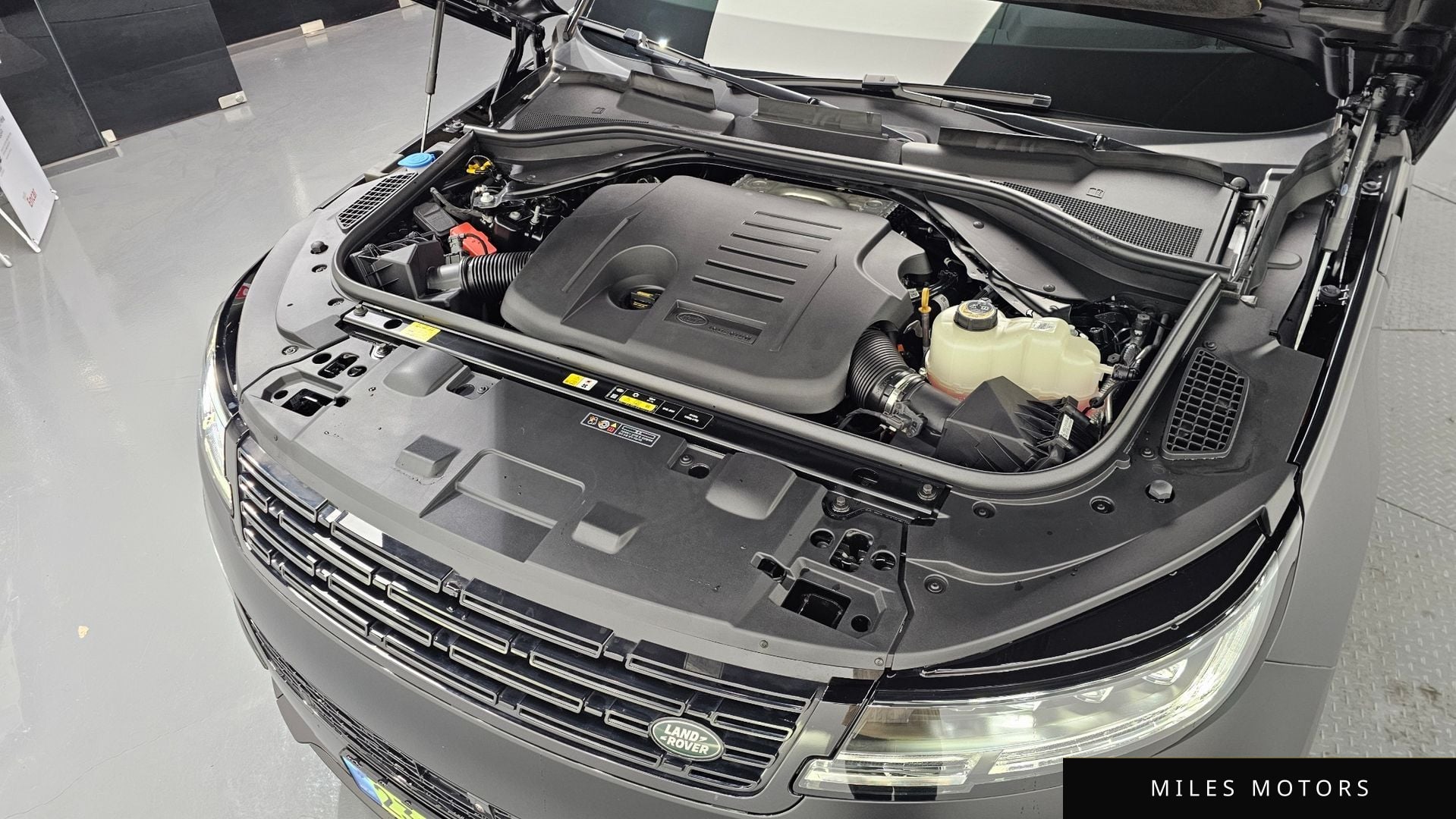 Land Rover Range Rover Sport 2025 — миниатюра 10