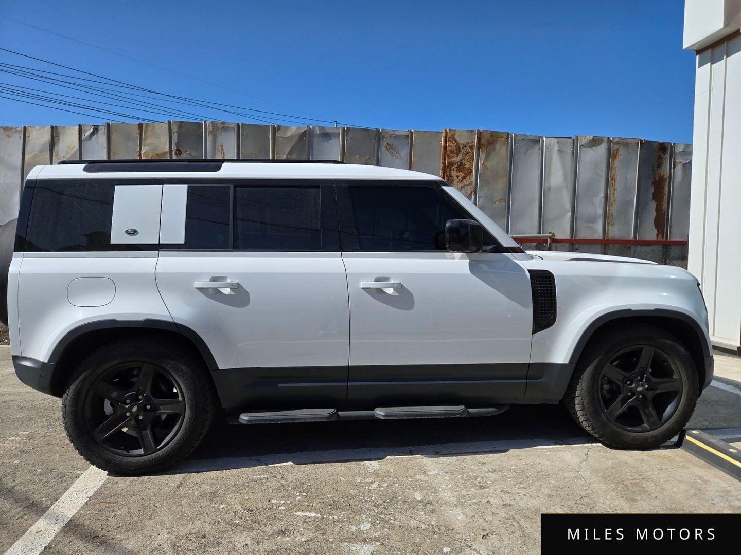 Land Rover Defender 2023 — миниатюра 3