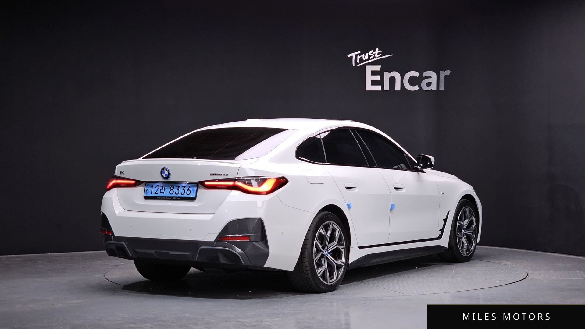 BMW i4 2023 — миниатюра 2
