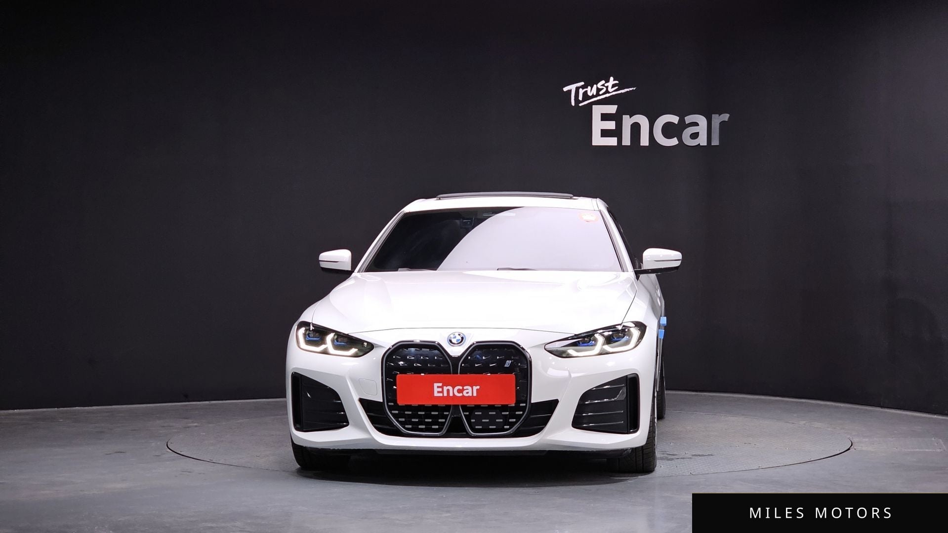 BMW i4 2023 — миниатюра 3