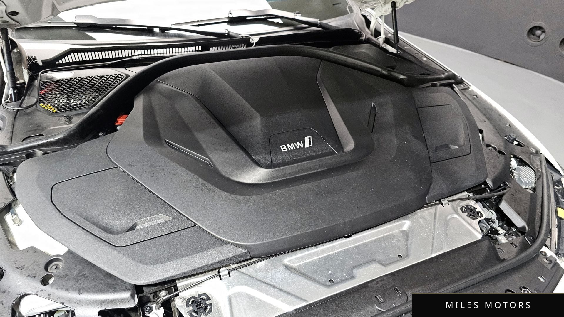 BMW i4 2023 — миниатюра 6