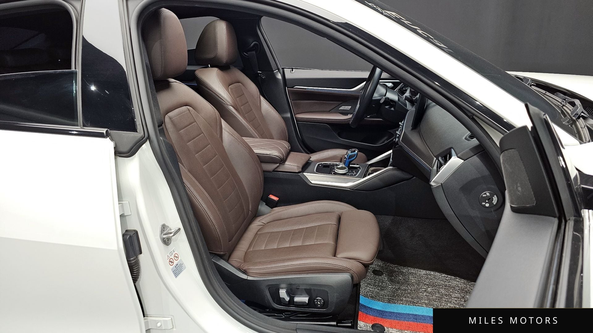 BMW i4 2023 — миниатюра 11