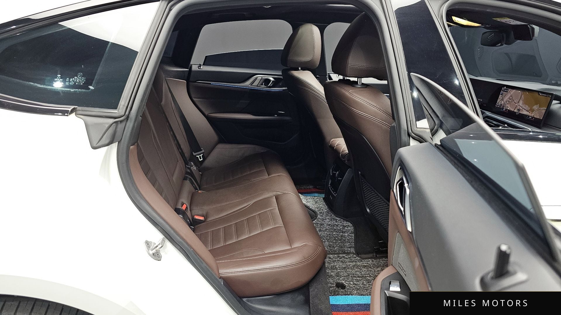 BMW i4 2023 — миниатюра 12
