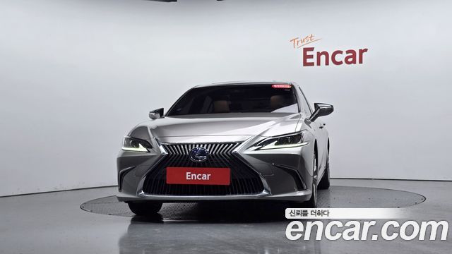 Лексус ES300h 2021 — миниатюра 2