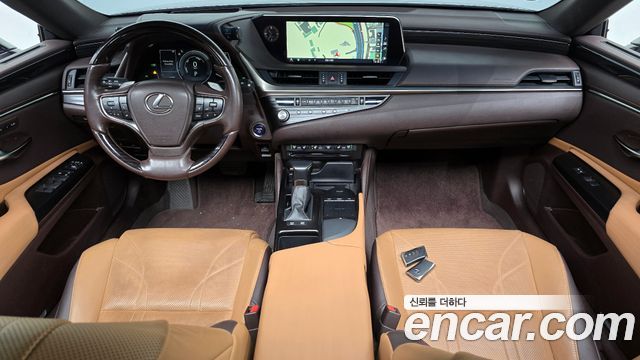 Лексус ES300h 2021 — миниатюра 6