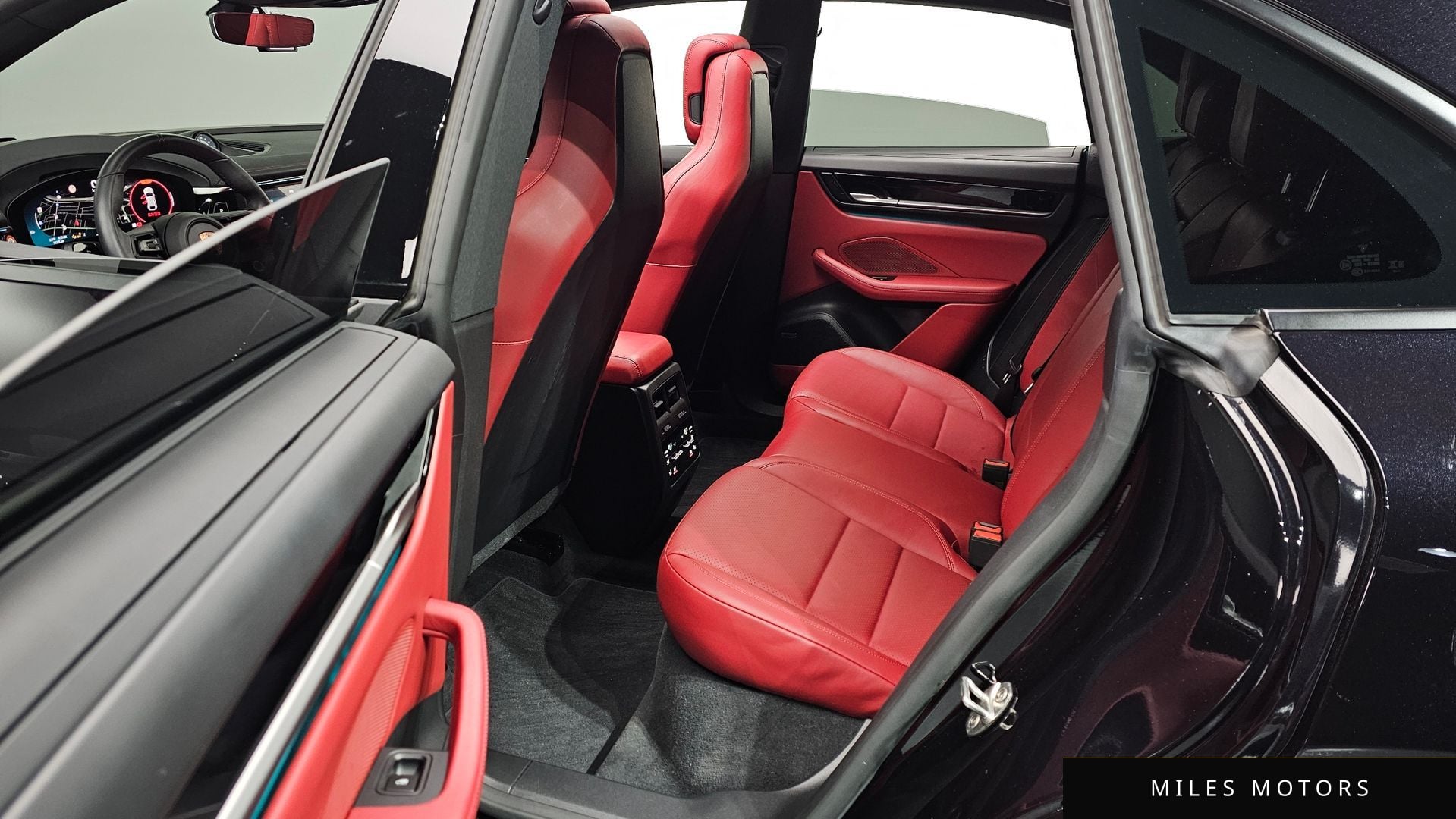 Porsche Macan 2025 — миниатюра 16