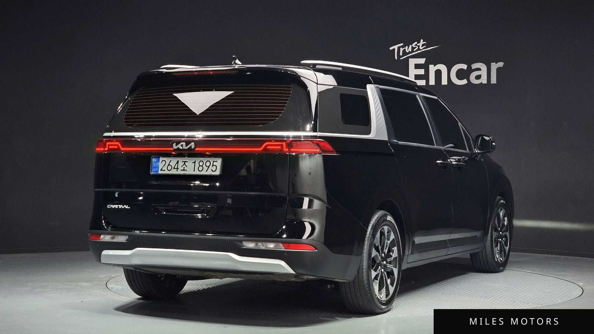 Kia Carnival 2023 — миниатюра 2