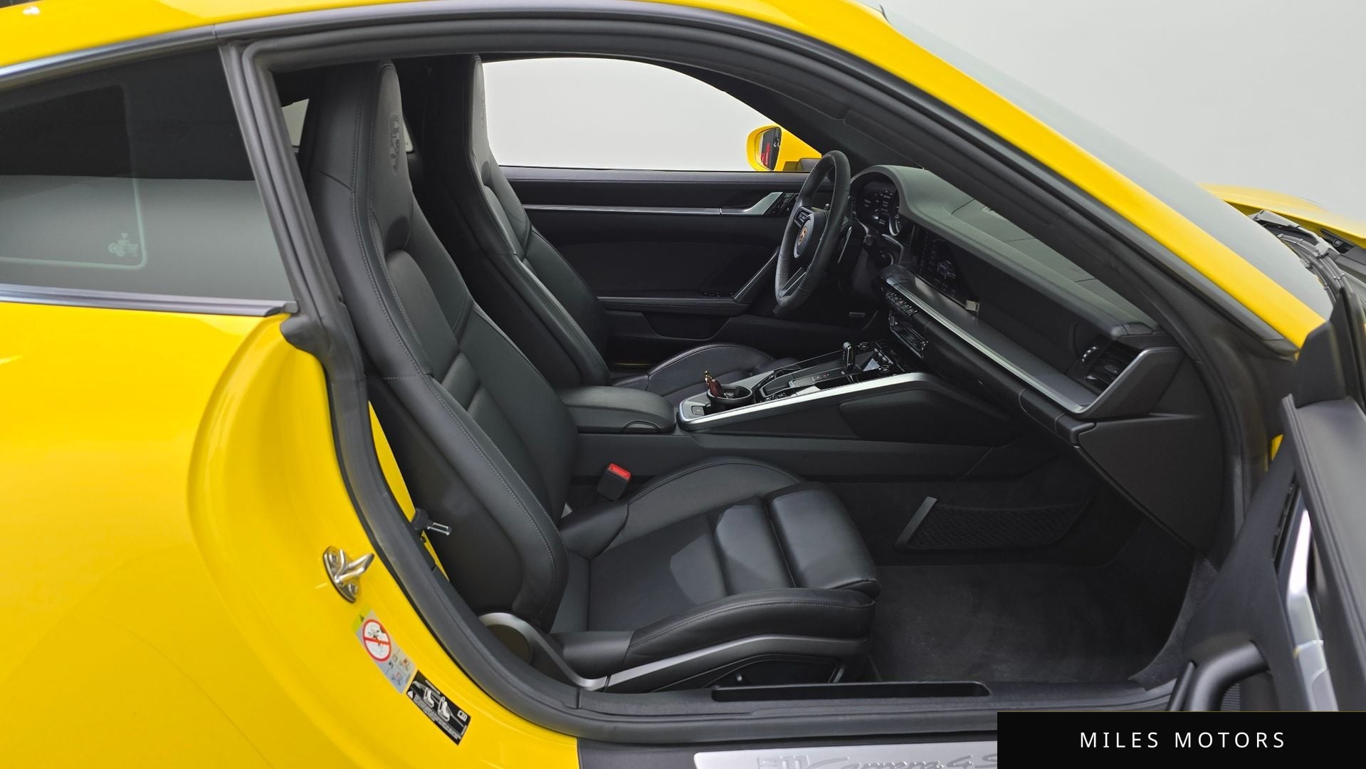 Porsche 911 (992) 2021 — миниатюра 11