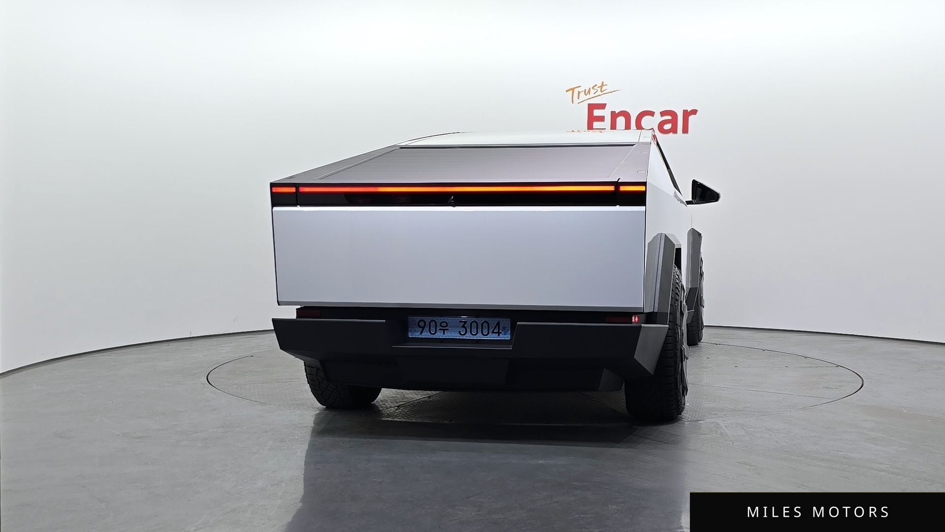 Tesla Cybertruck 2024 — миниатюра 4