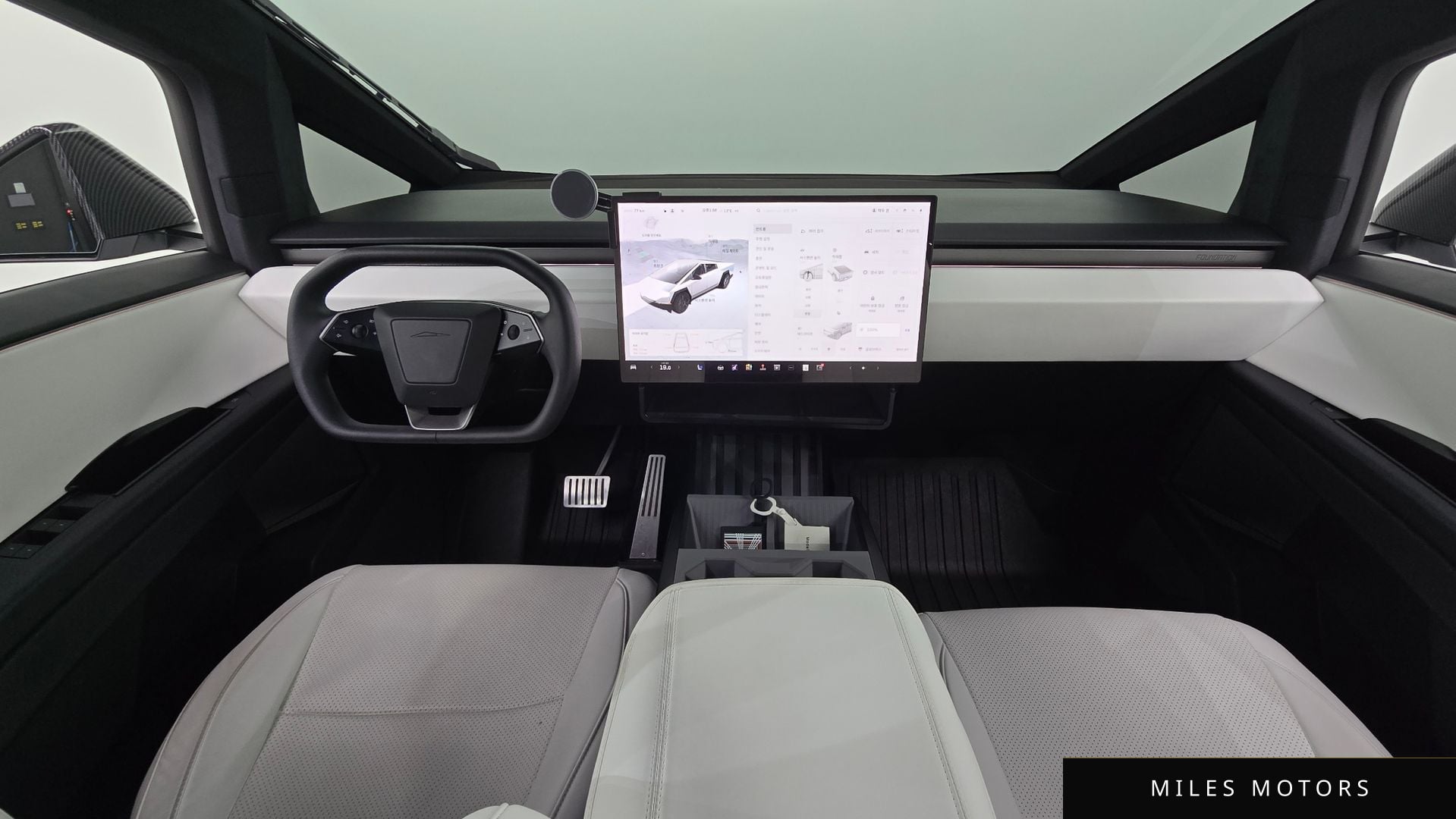 Tesla Cybertruck 2024 — миниатюра 7