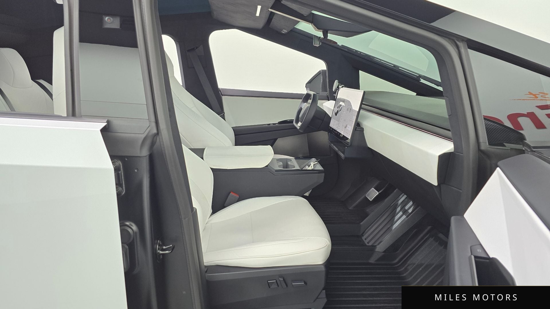 Tesla Cybertruck 2024 — миниатюра 11