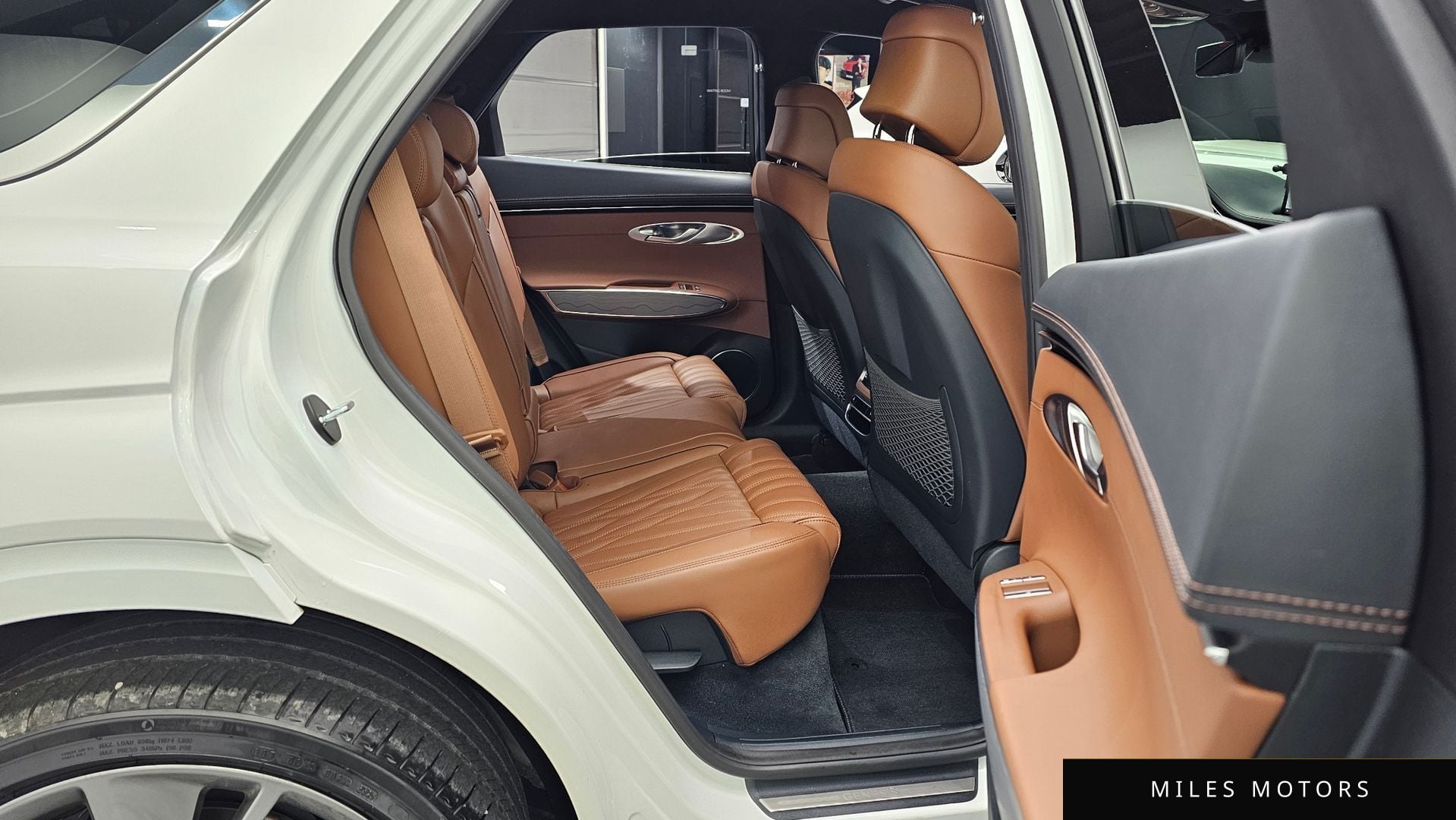 Genesis GV70 2022 — миниатюра 12