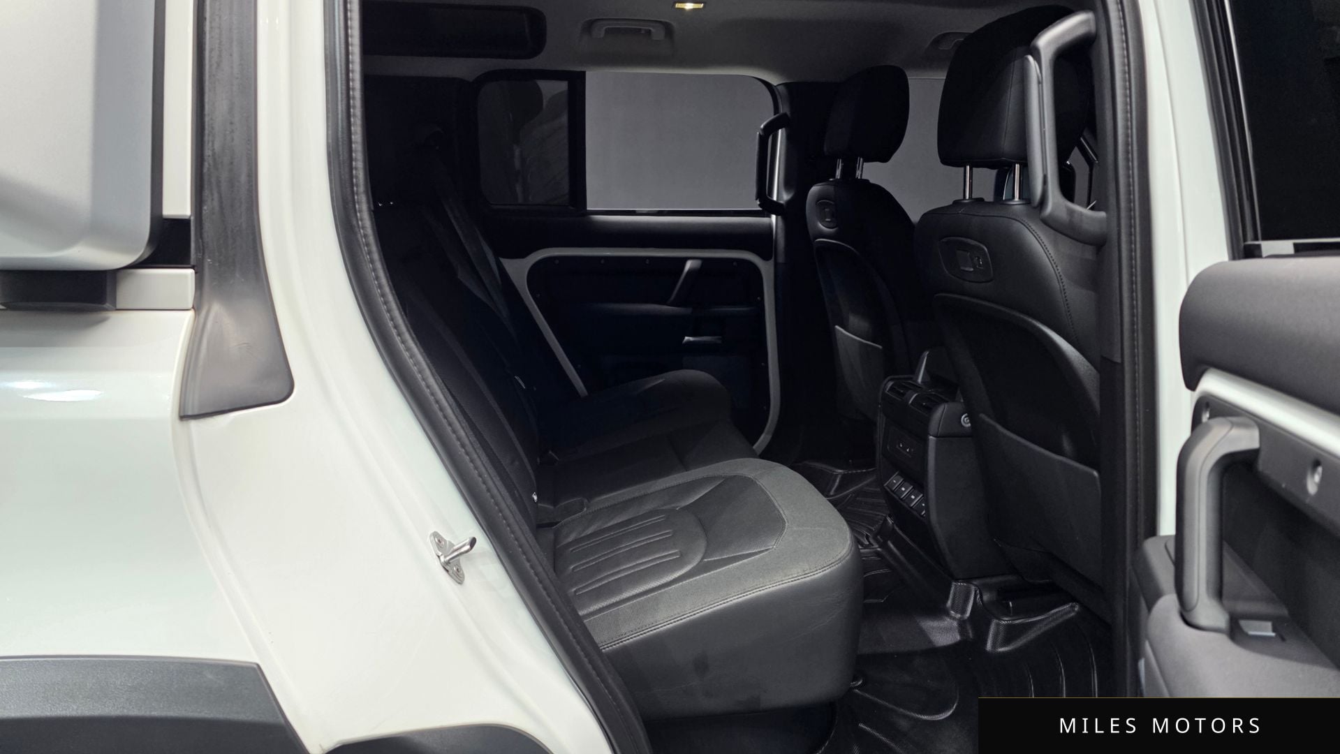 Land Rover 디펜더 (L663) 2020 — миниатюра 12