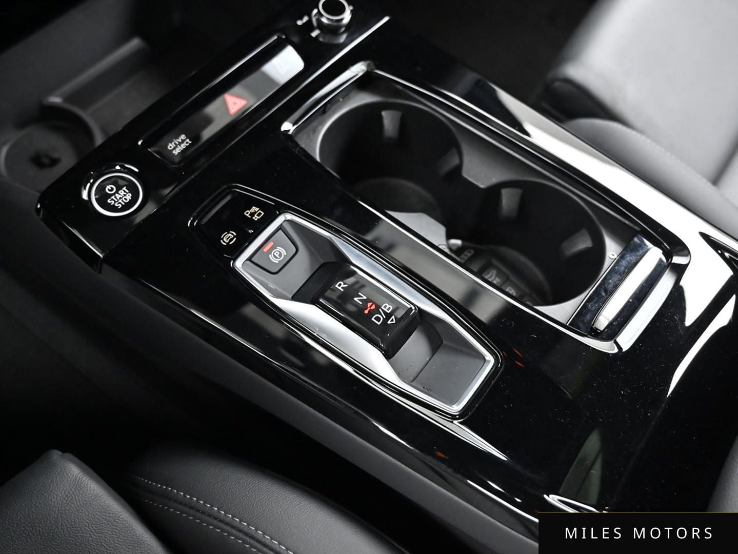 Audi Q6 e-tron 2025 — миниатюра 9