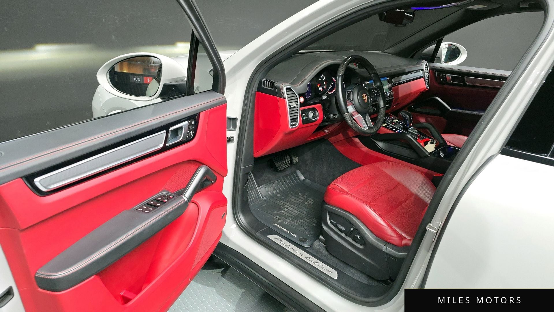 Porsche Cayenne 2022 — миниатюра 10