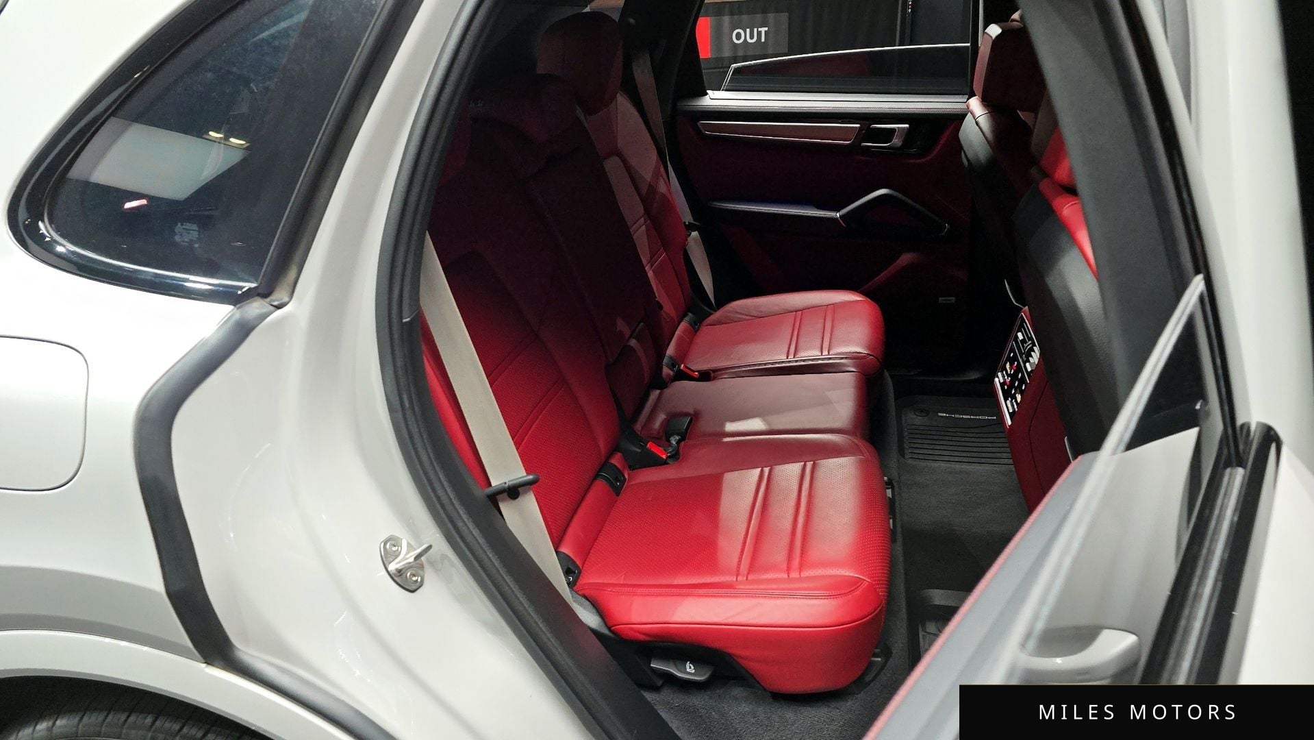 Porsche Cayenne 2022 — миниатюра 12