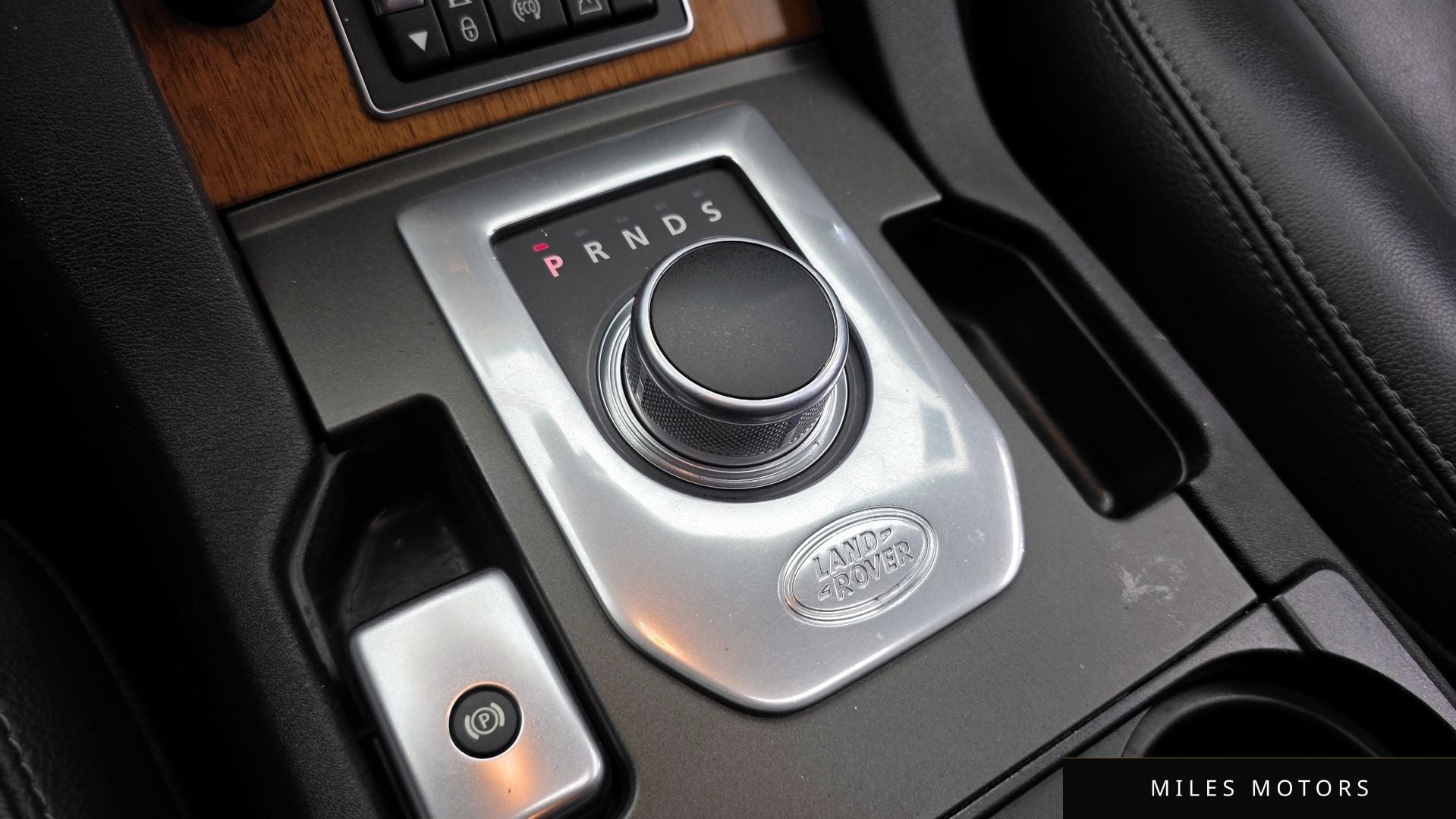 Land Rover Discovery 2015 — миниатюра 9