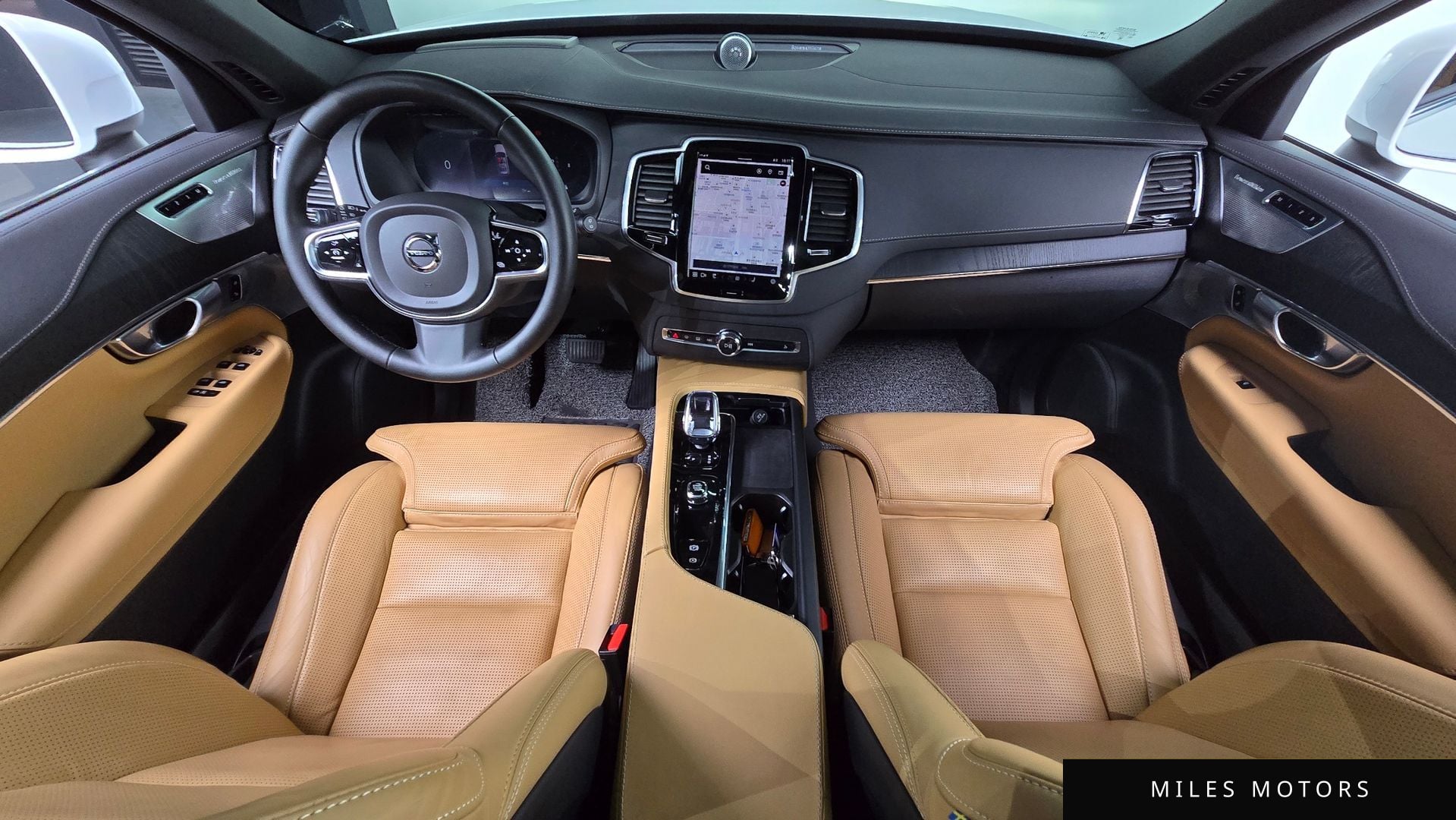 Volvo XC90 2023 — миниатюра 7
