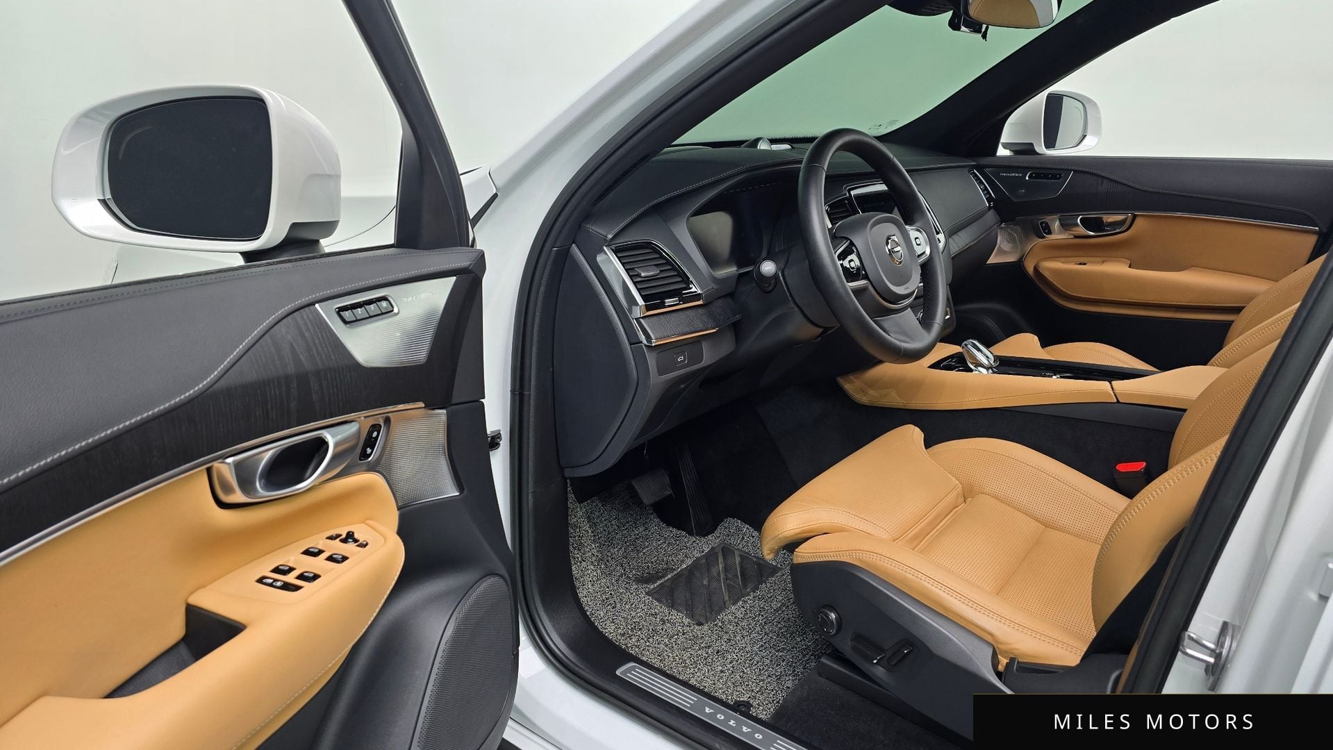 Volvo XC90 2023 — миниатюра 11