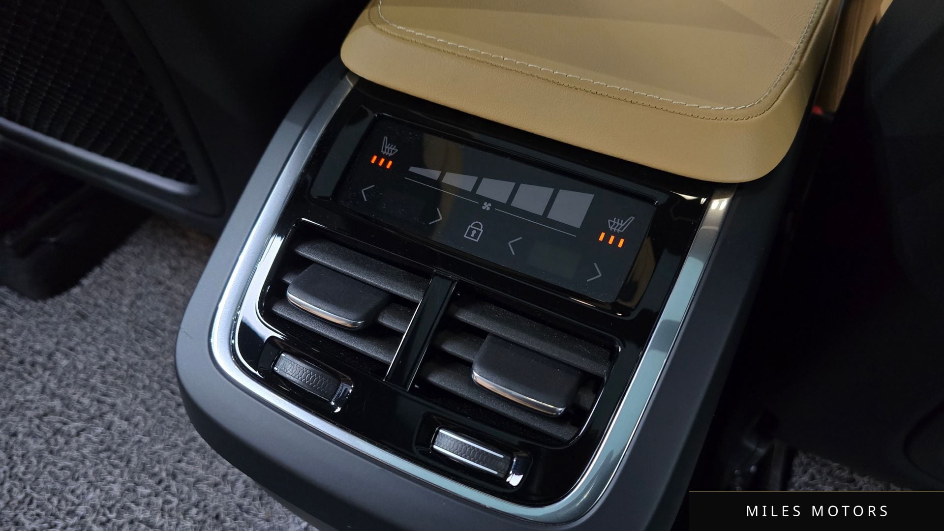 Volvo XC90 2023 — миниатюра 19
